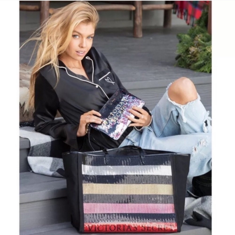 VS 2PC Sequins Stripped Tote, & Wristlet